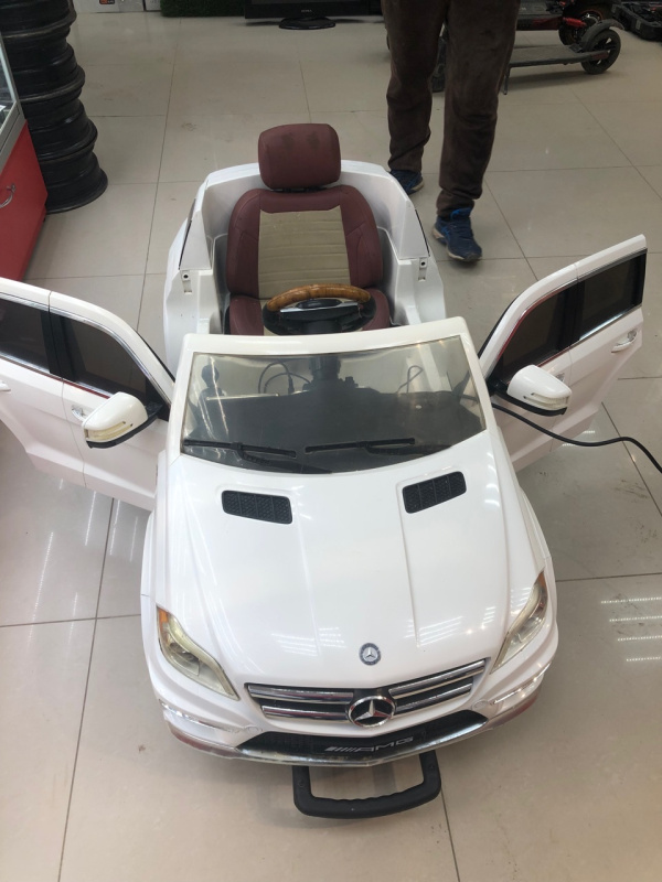 Детская электромашина Mercedes-Benz AMG