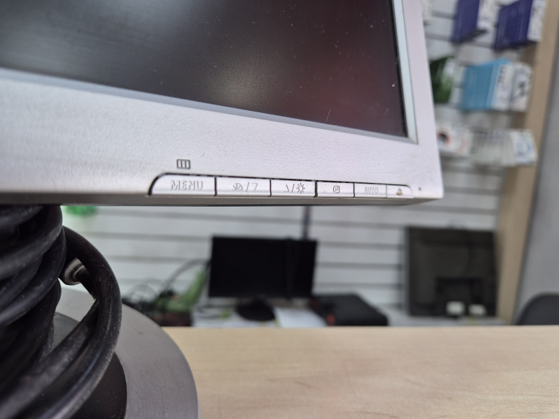 Монитор Samsung SyncMaster 913N