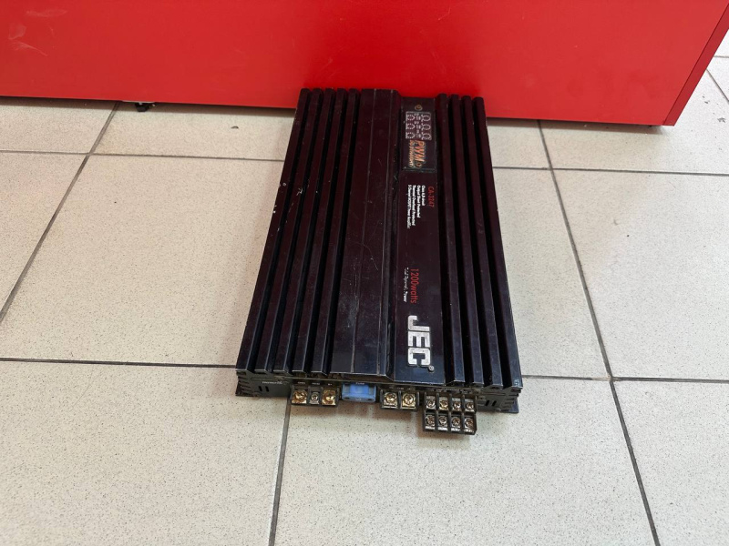 Авто усилитель JEC CA-3247