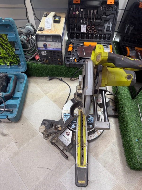Торцовочная пила Ryobi EMS254L