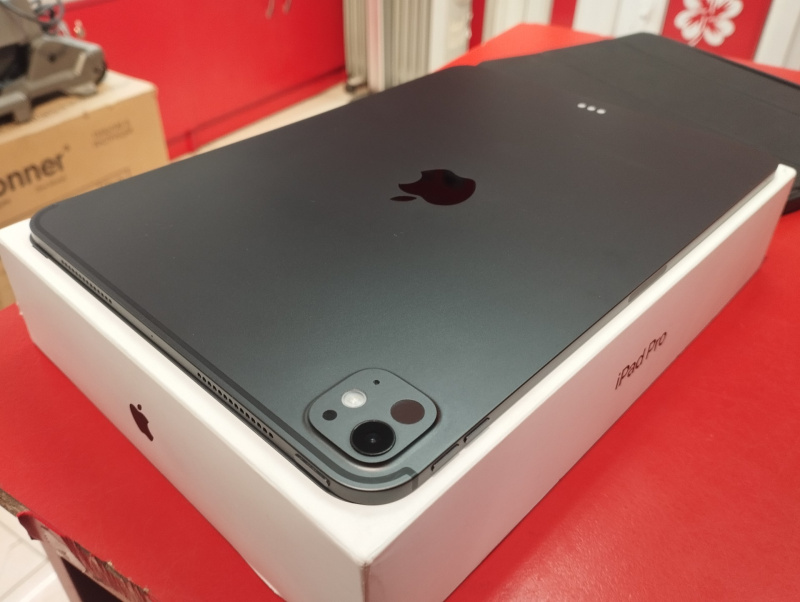 Планшет Apple iPad Pro 11 (5-го поколения) (2024)