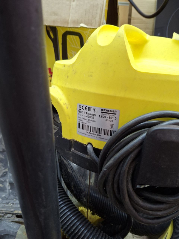 Промышленный пылесос Karcher wd3 p