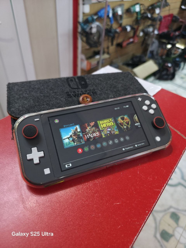 Игровая приставка Nintendo Switch HDH-001