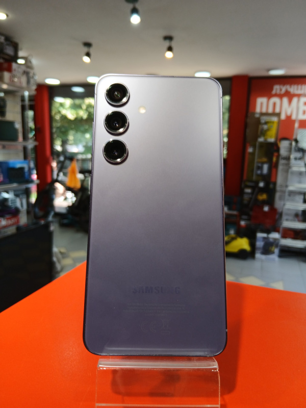 Мобильный телефон Samsung Galaxy S24