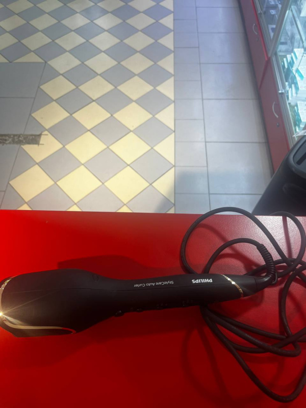 Фен Philips BHB876