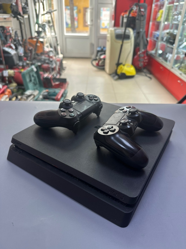 Игровая приставка PlayStation PS4 Slim