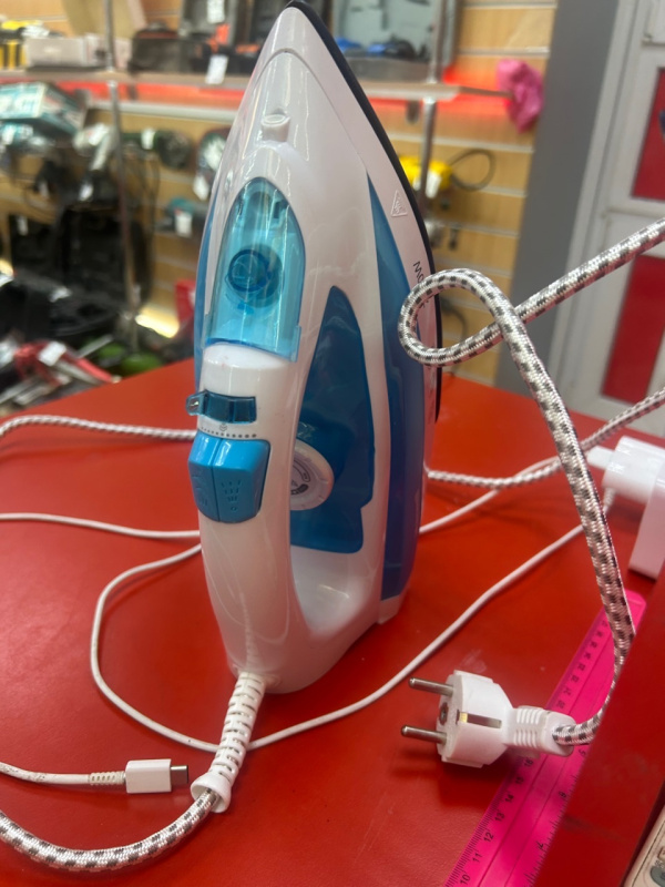 Утюг Maxwell 2200W